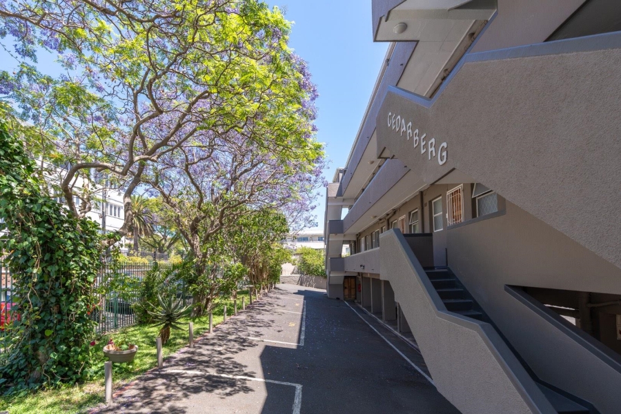 1 Bedroom Property for Sale in Green Point Western Cape